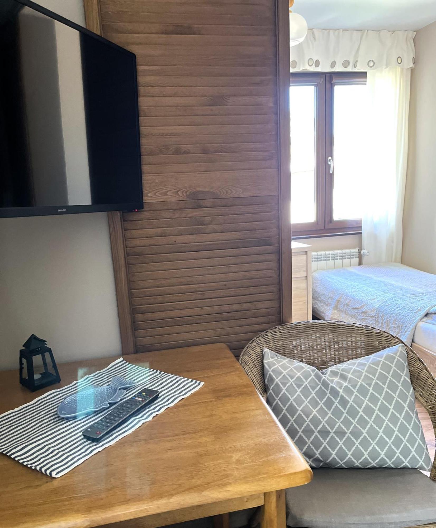 & 28 Apartment *